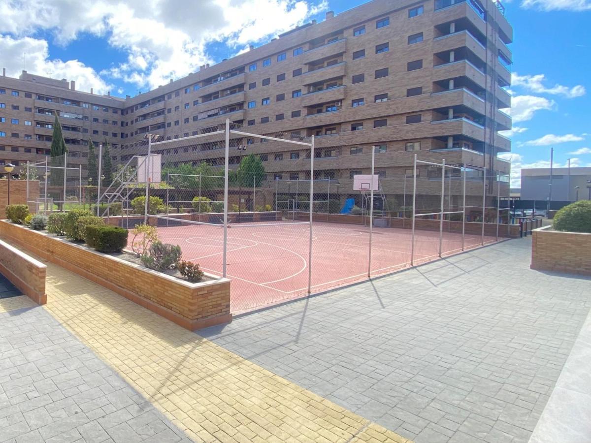 Aires De Toledo-Parque Warner Y Madrid En Familia Daire Dış mekan fotoğraf