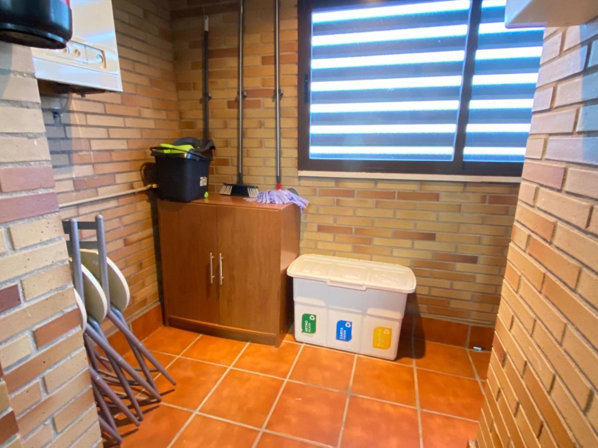 Aires De Toledo-Parque Warner Y Madrid En Familia Daire Dış mekan fotoğraf